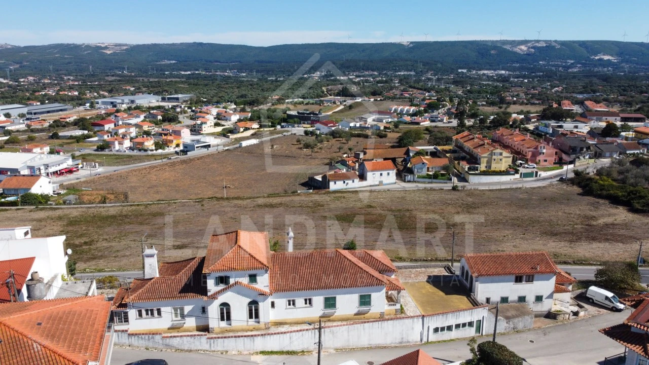 Moradia T10 para Venda em Turquel Foto 36