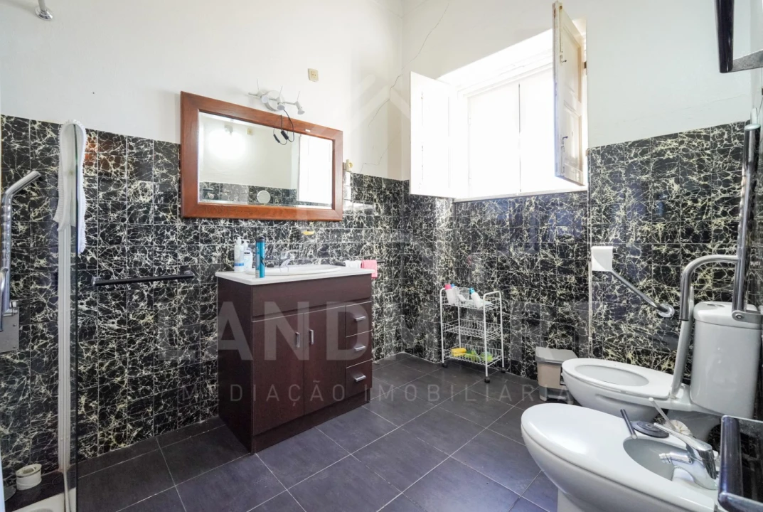 Moradia T10 para Venda em Turquel Foto 6