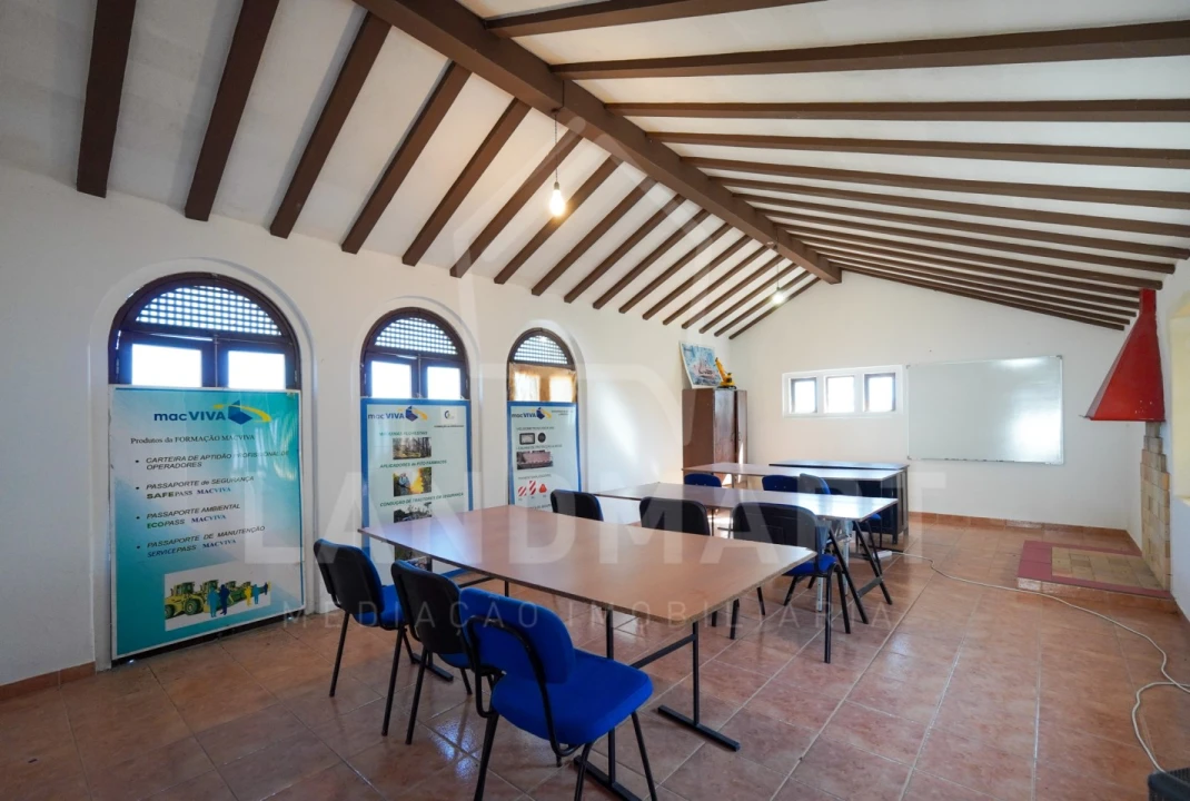 Moradia T10 para Venda em Turquel Foto 22