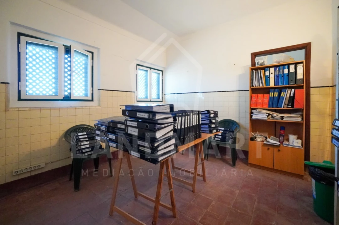 Moradia T10 para Venda em Turquel Foto 29