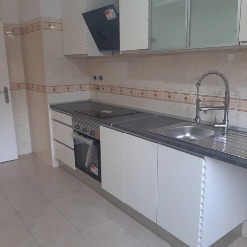 Apartamento T2 para Venda em Algueirão-Mem Martins Foto 1