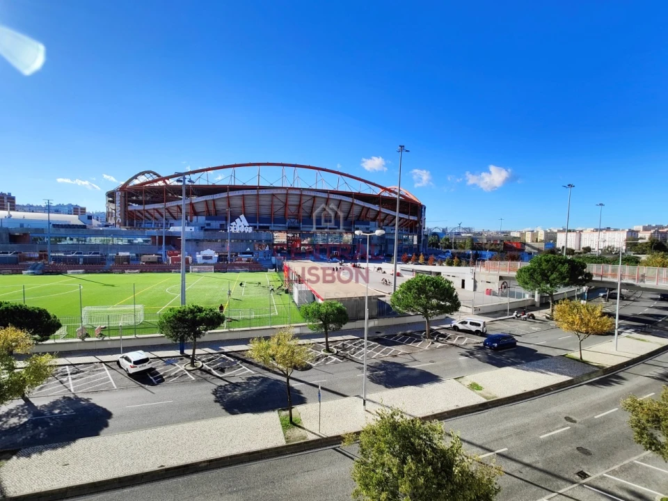 Apartamento T2 para Venda em São Domingos de Benfica Foto 1