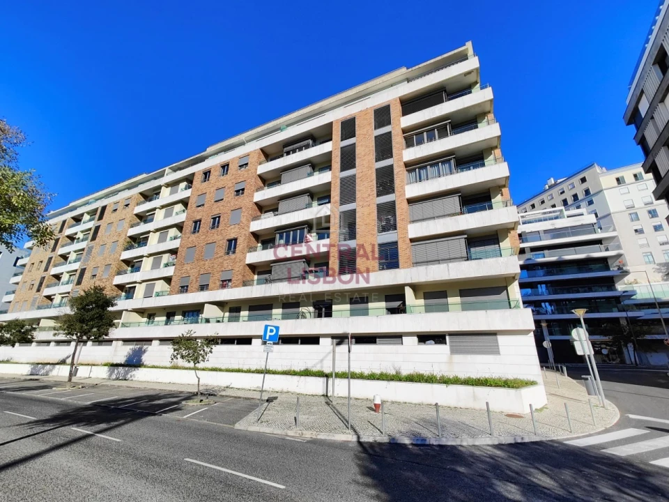 Apartamento T2 para Venda em São Domingos de Benfica Foto 2