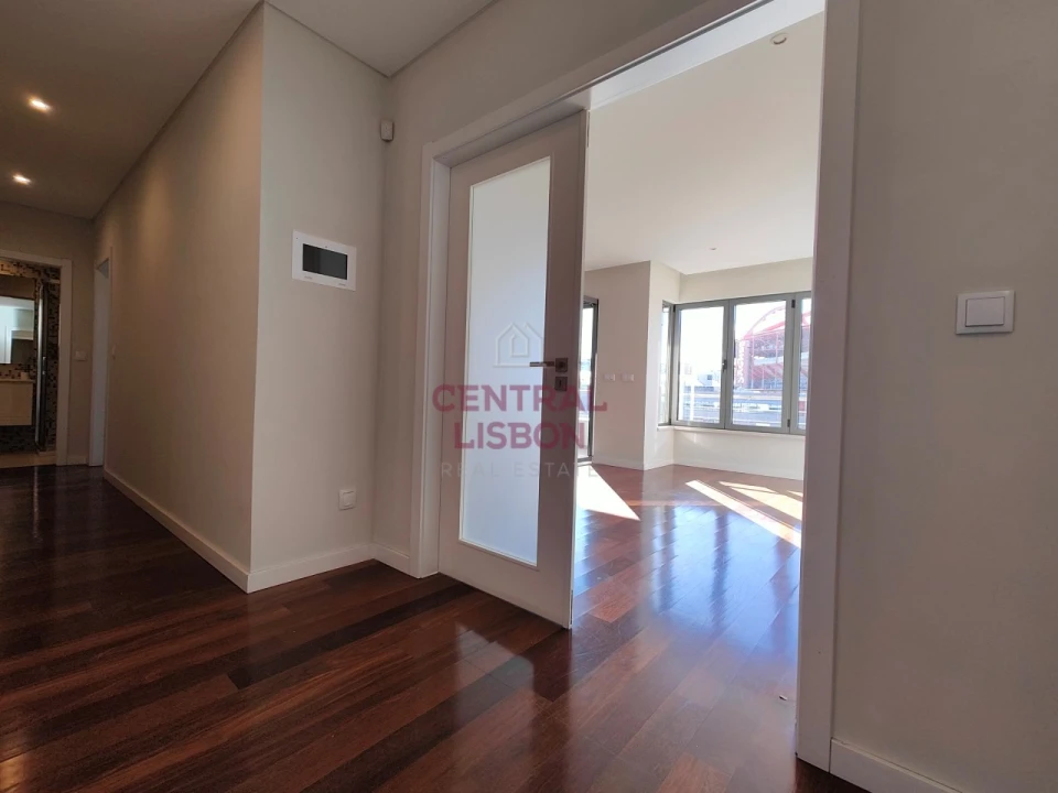 Apartamento T2 para Venda em São Domingos de Benfica Foto 5