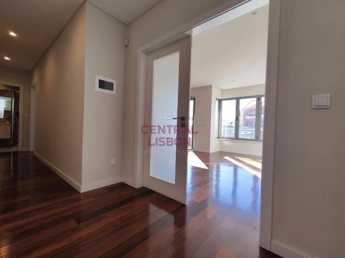 Apartamento T2 para Venda em São Domingos de Benfica Foto 5