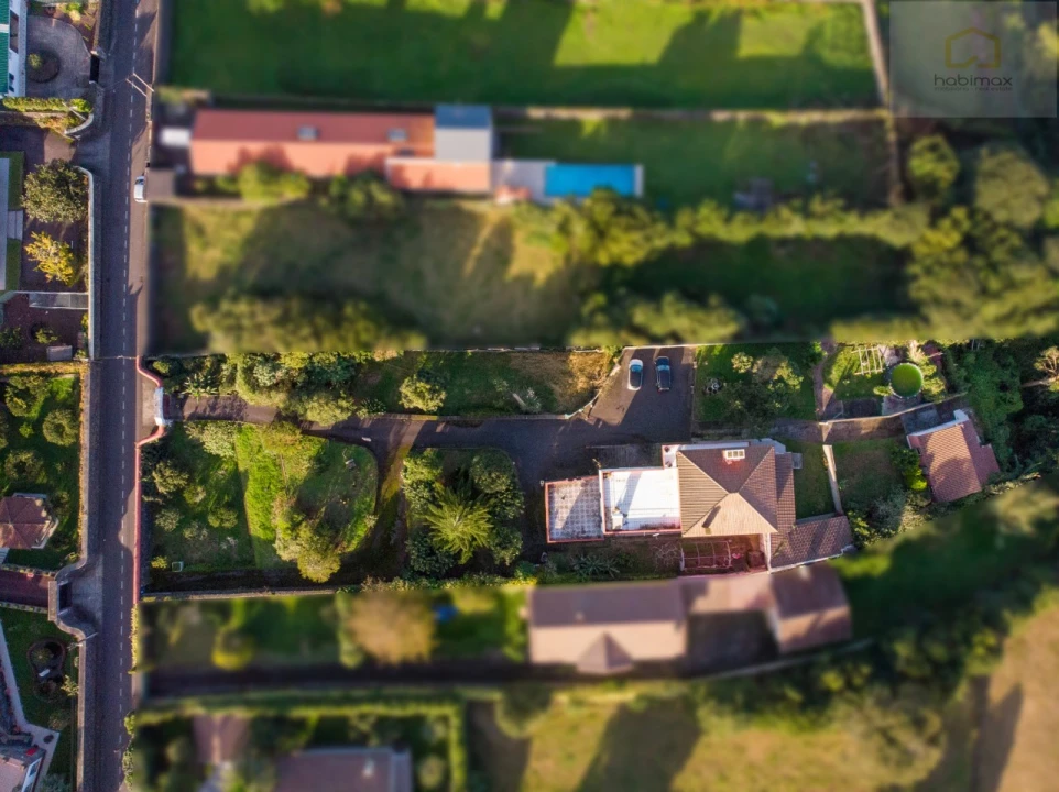 Moradia T4 para Venda em Pico da Pedra Foto 3