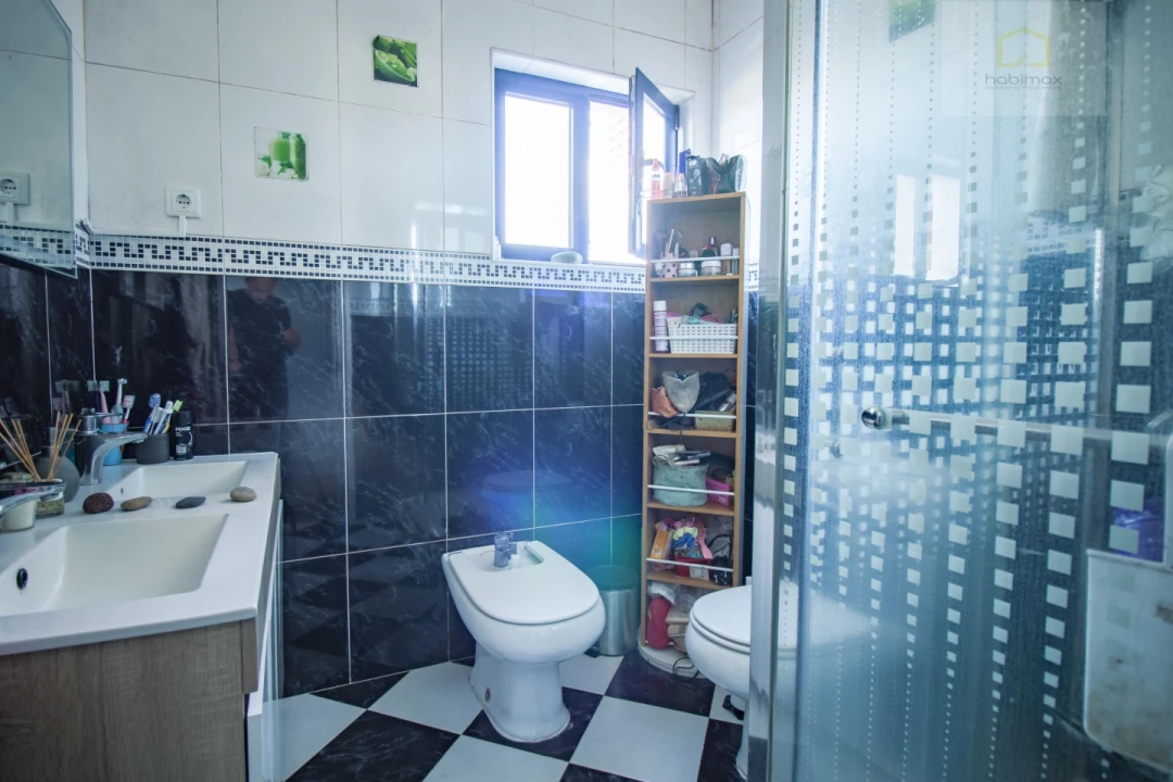 Moradia T4 para Venda em Pico da Pedra Foto 15