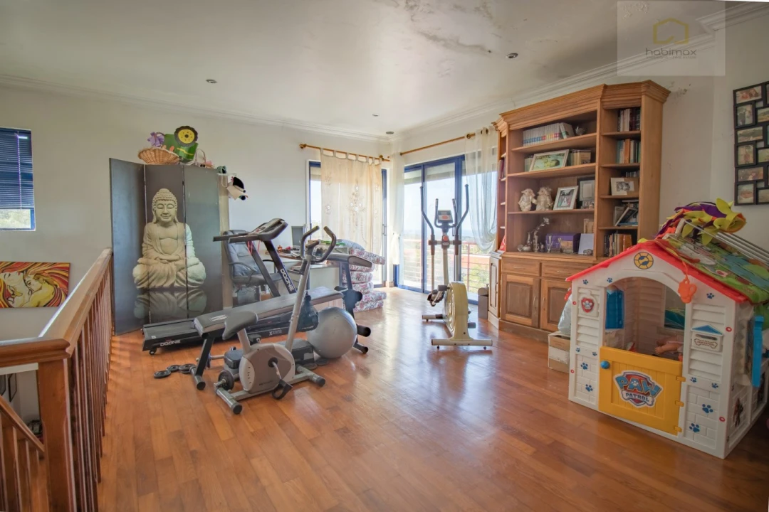 Moradia T4 para Venda em Pico da Pedra Foto 18