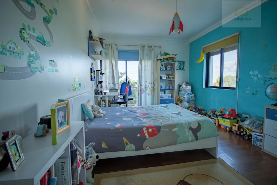 Moradia T4 para Venda em Pico da Pedra Foto 19