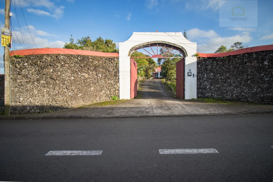 Moradia T4 para Venda em Pico da Pedra Foto 39