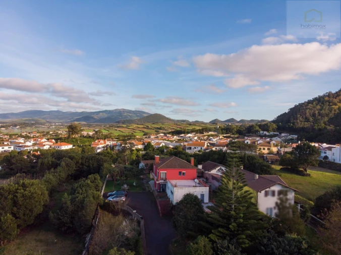 Moradia T4 para Venda em Pico da Pedra Foto 4