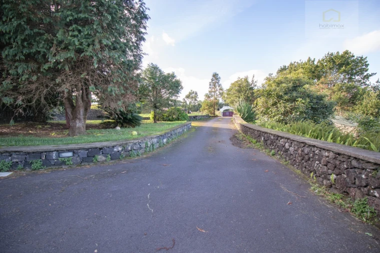 Moradia T4 para Venda em Pico da Pedra Foto 29