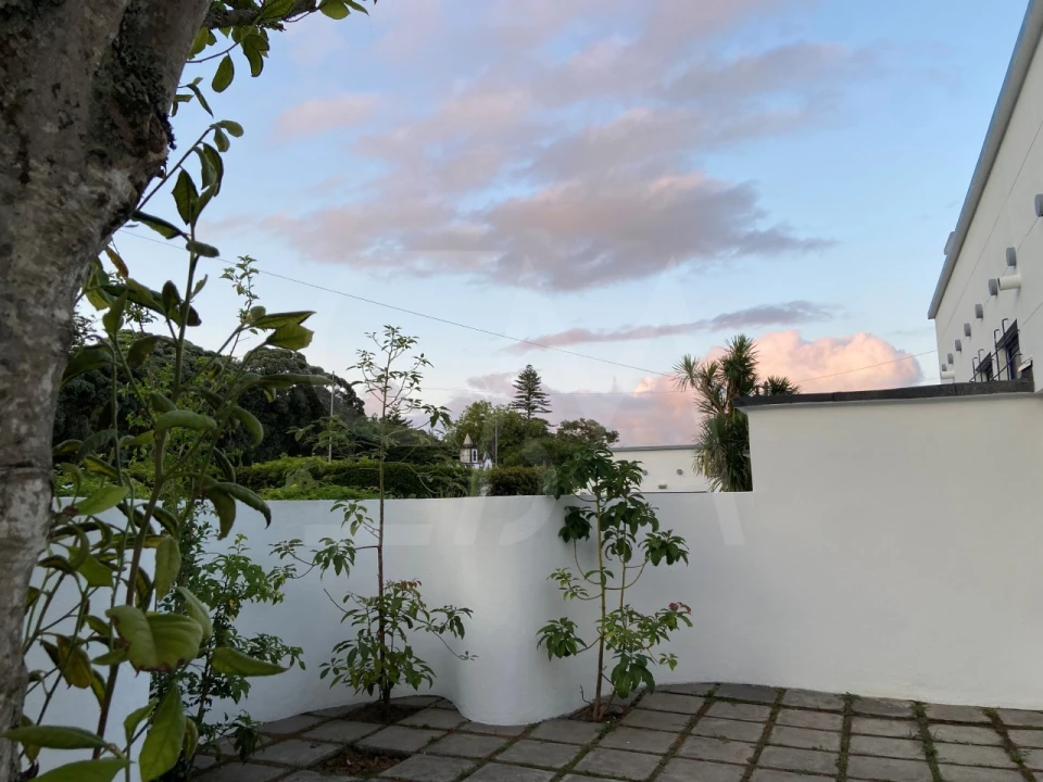 Moradia T5 para Venda em Ponta Delgada (São Sebastião) Foto 47