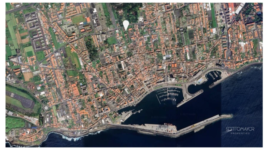 Moradia T5 para Venda em Ponta Delgada (São Sebastião) Foto 44