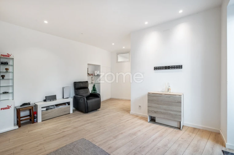 Prédio para Venda em Leiria, Pousos, Barreira e Cortes Foto 7