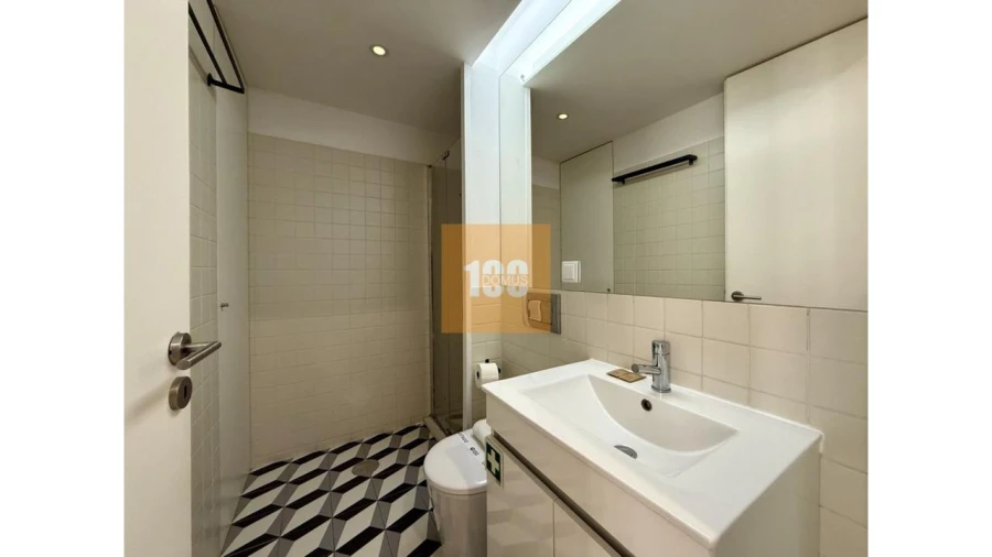 Apartamento T1 para Venda em Cedofeita, Santo Ildefonso, Sé, Miragaia, São Nicolau e Vitória Foto 4