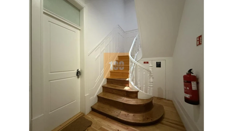 Apartamento T1 para Venda em Cedofeita, Santo Ildefonso, Sé, Miragaia, São Nicolau e Vitória Foto 3