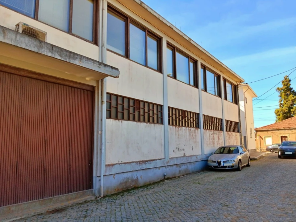 Armazém para Venda em Nogueira e Silva Escura Foto 1