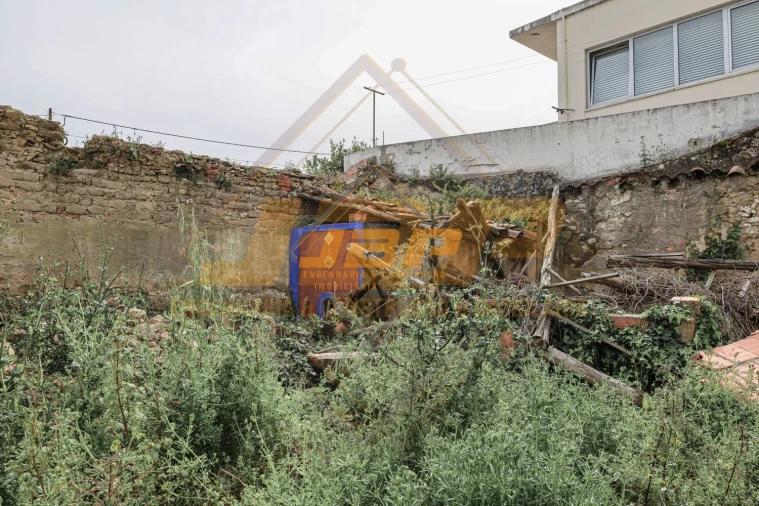 Moradia T2 para Venda em Tornada e Salir do Porto Foto 10