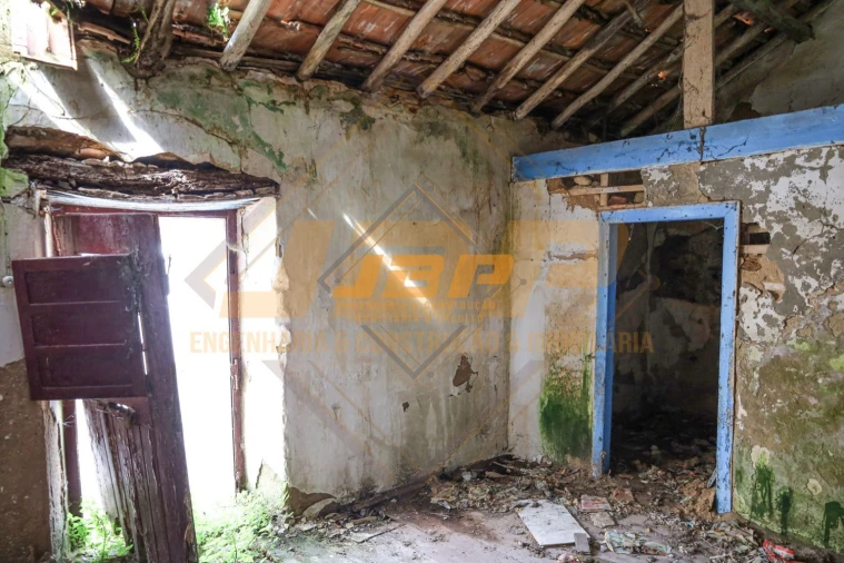 Moradia T2 para Venda em Tornada e Salir do Porto Foto 13