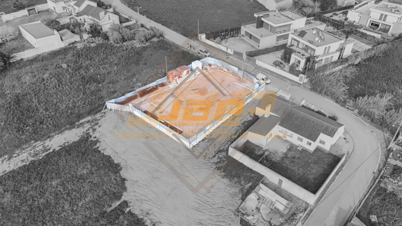 Moradia T3 para Venda em Alfeizerão Foto 31