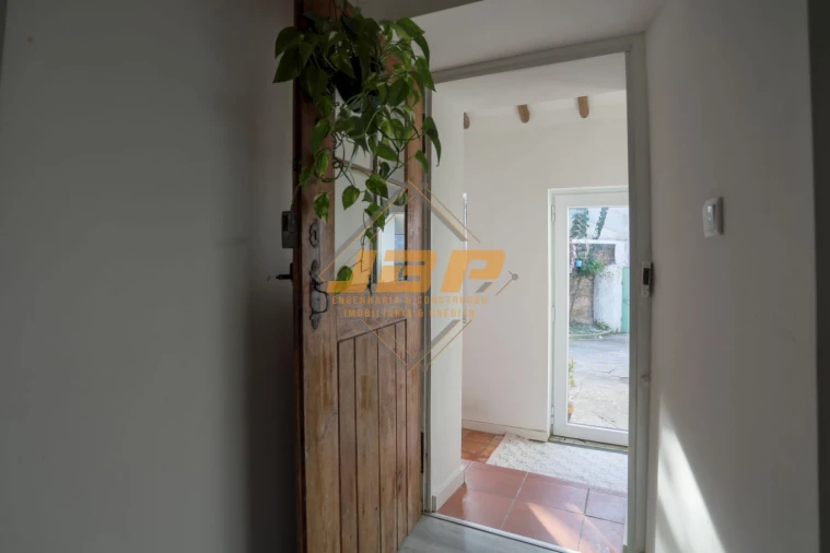 Moradia T1 para Venda em Po Foto 13