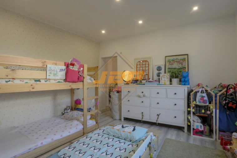 Moradia T1 para Venda em Po Foto 6