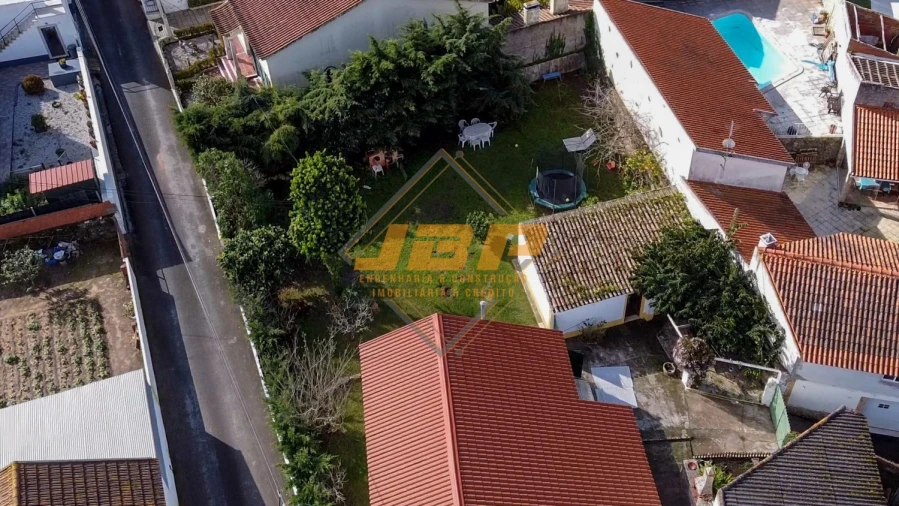 Moradia T1 para Venda em Po Foto 40