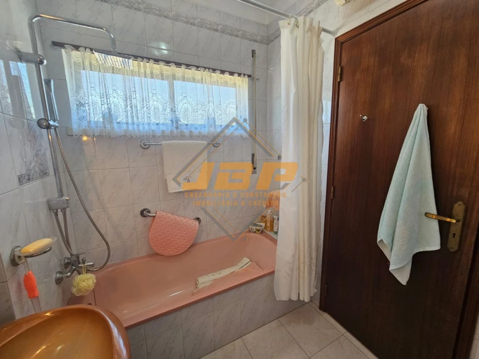 Moradia T3 para Venda em Alfeizerão Foto 40