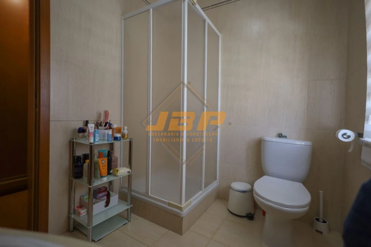 Moradia T4 para Venda em Alfeizerão Foto 28