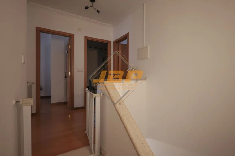 Moradia T4 para Venda em Alfeizerão Foto 14