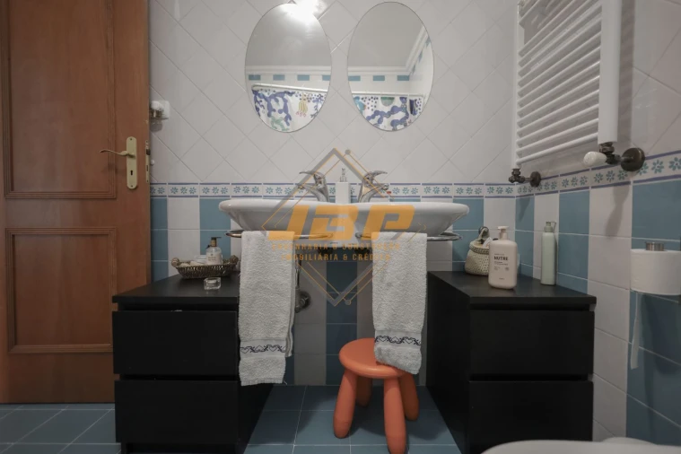 Moradia T4 para Venda em Alfeizerão Foto 23