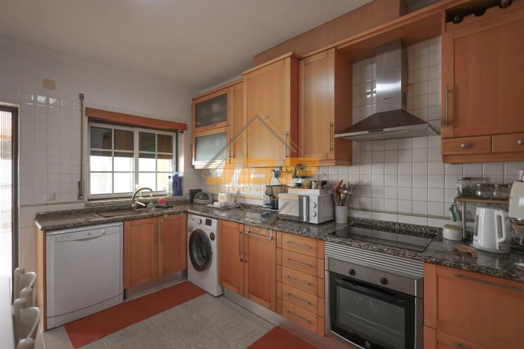 Moradia T4 para Venda em Alfeizerão Foto 2