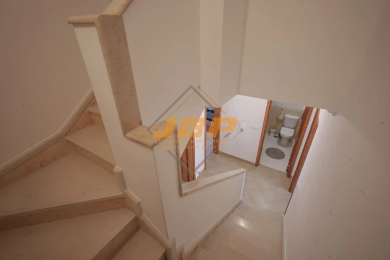 Moradia T4 para Venda em Alfeizerão Foto 30