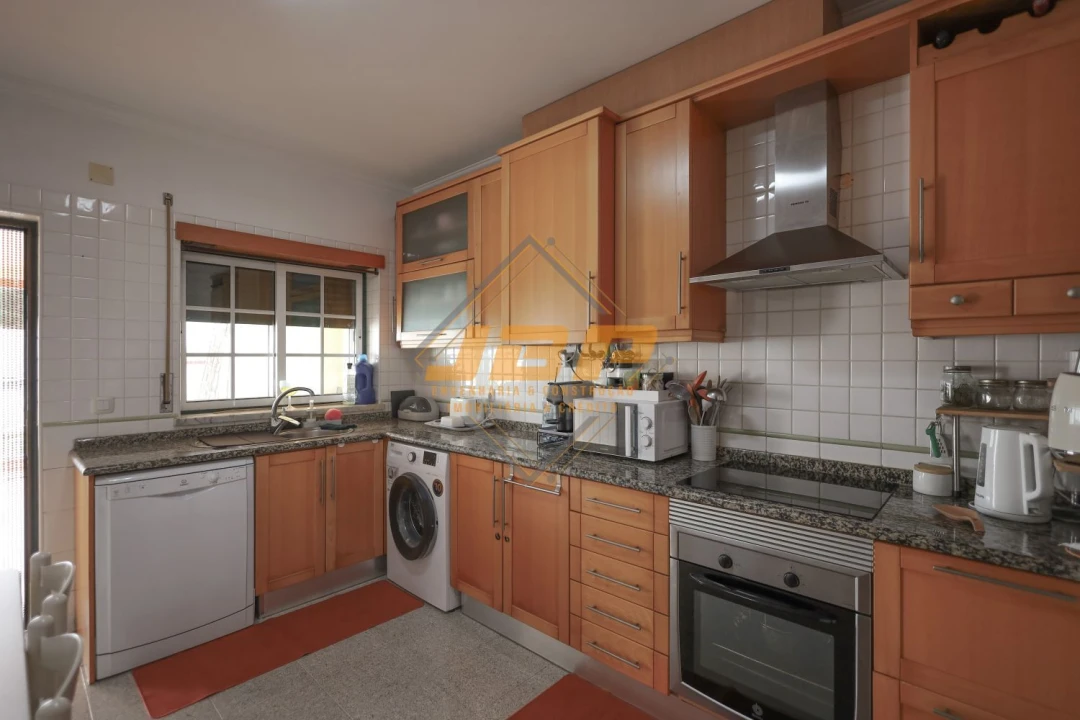 Moradia T4 para Venda em Alfeizerão Foto 2