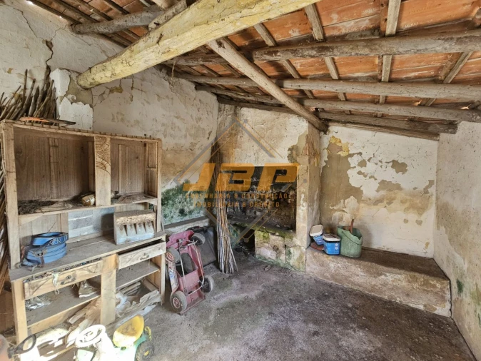 Garagem para Venda em Tornada e Salir do Porto Foto 25