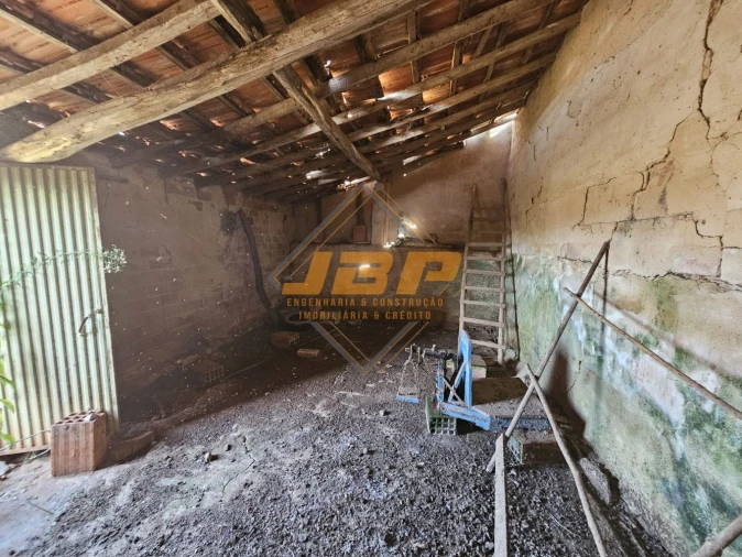 Garagem para Venda em Tornada e Salir do Porto Foto 23