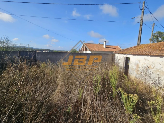 Garagem para Venda em Tornada e Salir do Porto Foto 17