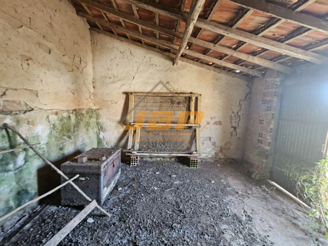 Garagem para Venda em Tornada e Salir do Porto Foto 20