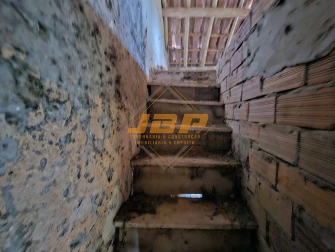 Moradia T1 para Venda em Tornada e Salir do Porto Foto 18