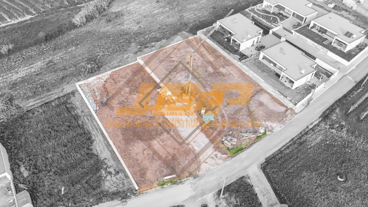 Moradia T3 para Venda em Alfeizerão Foto 21