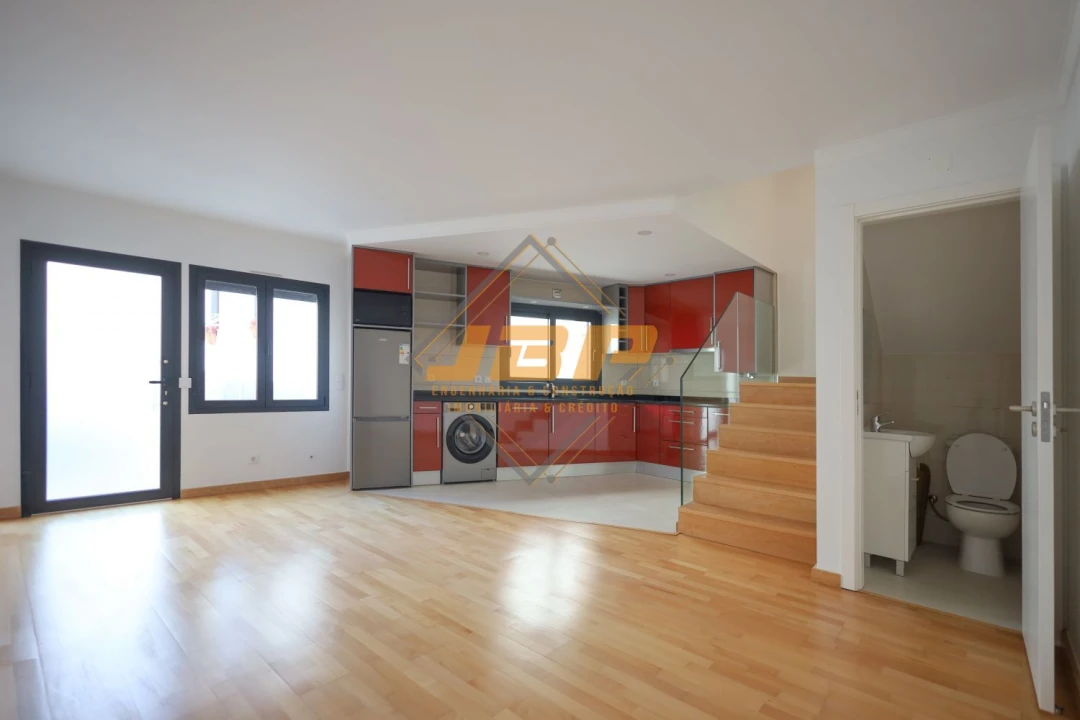 Moradia T1 para Venda em São Martinho do Porto Foto 3