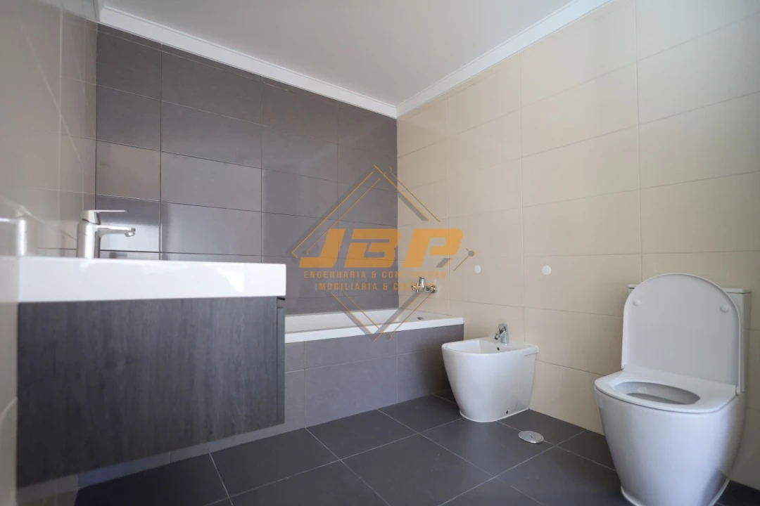 Moradia T1 para Venda em São Martinho do Porto Foto 7