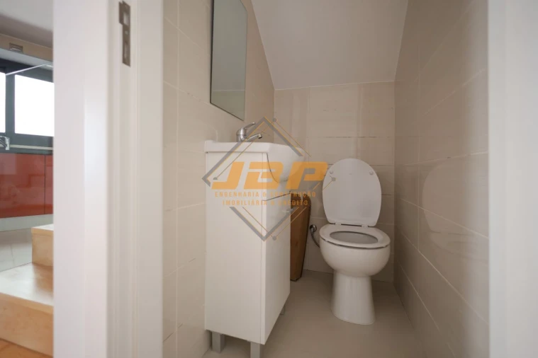 Moradia T1 para Venda em São Martinho do Porto Foto 5