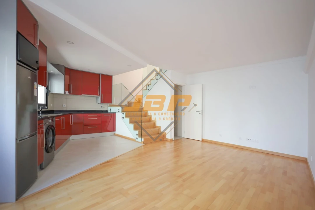 Moradia T1 para Venda em São Martinho do Porto Foto 4