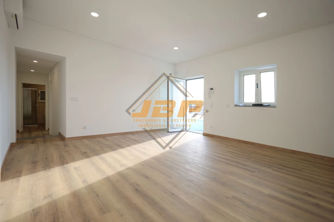 Moradia T3 para Venda em Maxial e Monte Redondo Foto 12