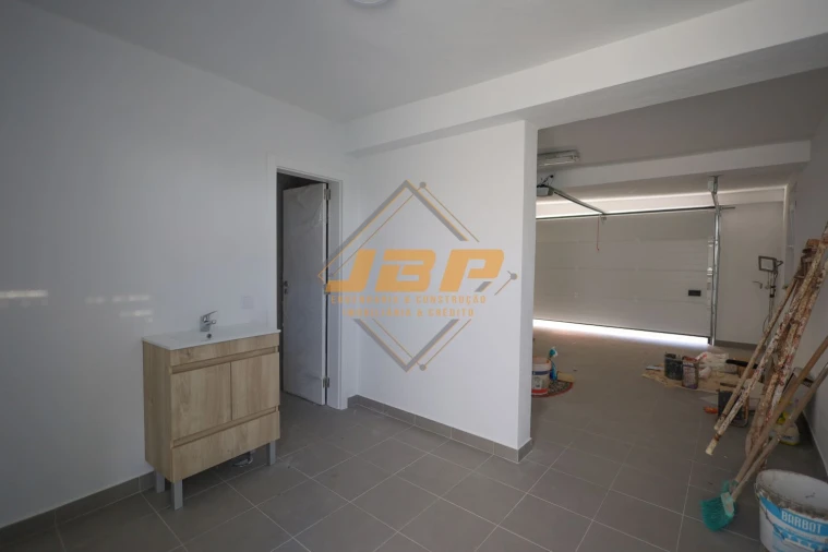 Moradia T3 para Venda em Maxial e Monte Redondo Foto 27