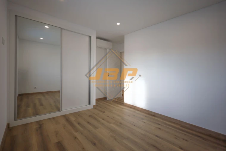 Moradia T3 para Venda em Maxial e Monte Redondo Foto 7