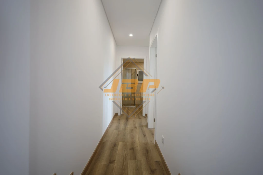 Moradia T3 para Venda em Maxial e Monte Redondo Foto 11