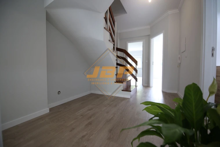 Apartamento T5 para Venda em Alcobaça e Vestiaria Foto 40